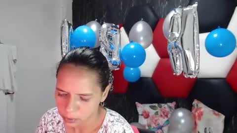 susanleroy online show from December 19, 3:07 am