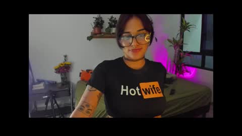 SusieGlass online show from February 9, 1:53 am