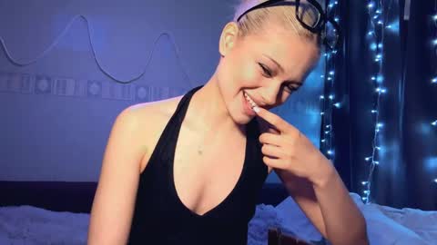 Stacy online show from April 19, 3:40 am