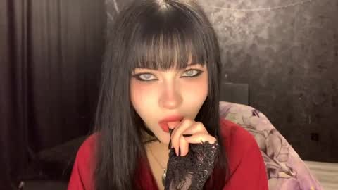 EmilySuonn online show from April 29, 5:56 am