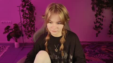 Snapshot of swag_evalution chatting on October 17, 1:09 am Eva online show from October 17, 1:09 am