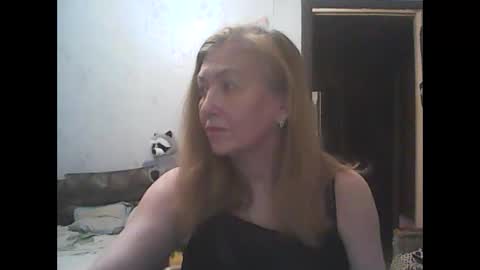 sweet4blonde609 online show from November 11, 11:01 am