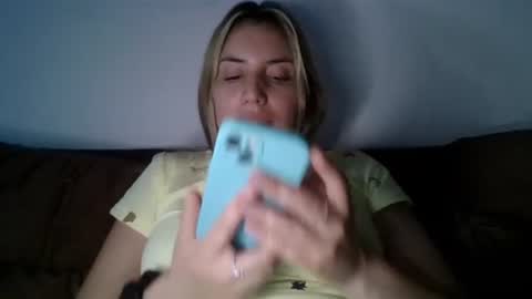 Snapshot of sweet__alana chatting on February 11, 11:22 pm Sweet  alana online show from February 11, 11:22 pm