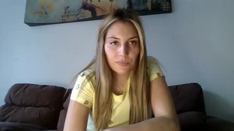 Snapshot of sweet__alana chatting on January 29, 9:39 pm Sweet  alana online show from January 29, 9:39 pm