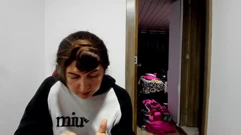 sweet__suck69bitch online show from February 19, 5:16 am