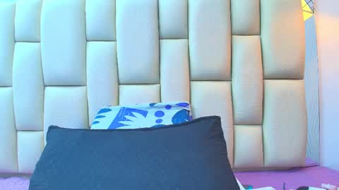 Amye  online show from October 23, 7:15 pm