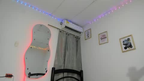 sweet_angelicaxxx online show from November 2, 4:34 am