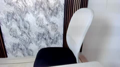 Aura  online show from May 6, 8:48 pm