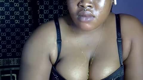 Snapshot of sweet_baby27 chatting on October 24, 2:12 am sweet baby online show from October 24, 2:12 am