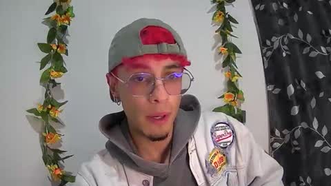 sweet_boy2224 online show from December 1, 6:11 am