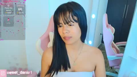 sweet_dania_ online show from March 4, 3:44 am