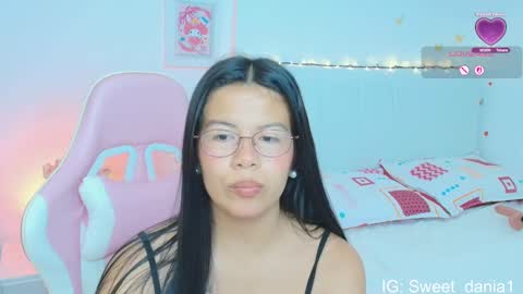 sweet_dania_ online show from September 13, 9:12 am