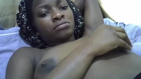 Snapshot of sweet_eldah chatting on September 24, 1:56 am Sweet eldah online show from September 24, 1:56 am