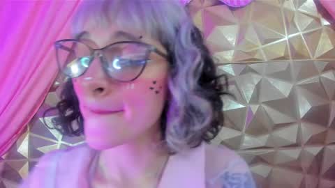  emmili  online show from February 14, 6:19 pm