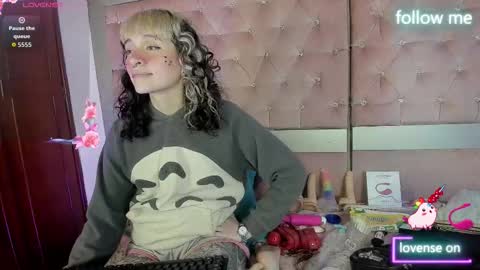  emmili  online show from March 11, 1:03 pm