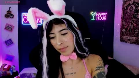 Dahnna online show from April 6, 7:09 am