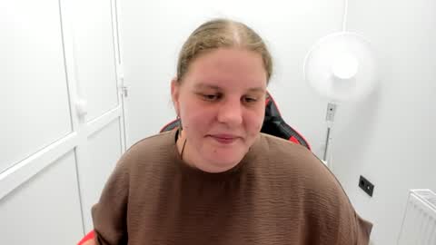 Karla online show from July 9, 2:10 pm