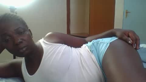 leilah online show from March 18, 1:28 pm