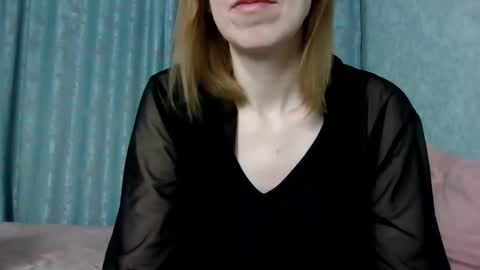 sweet_lilbunny online show from February 21, 5:38 pm