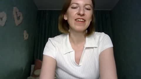 sweet_lilbunny online show from September 25, 7:43 pm