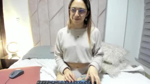 Melody online show from October 8, 1:57 am
