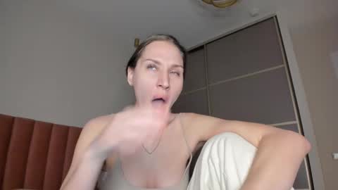 Sofi online show from February 18, 12:59 am