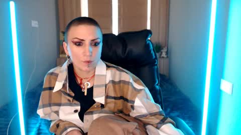 sweet_n_strong online show from April 25, 1:52 pm