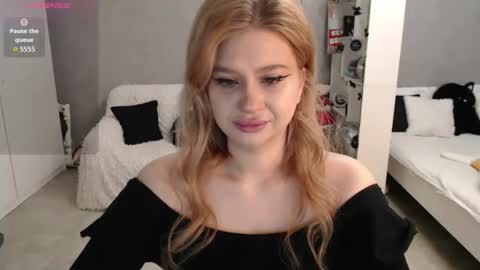 sweet_nicole_333 online show from March 4, 8:44 am