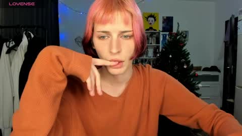 kira online show from April 14, 7:28 pm