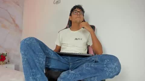 Petter online show from May 12, 6:39 pm