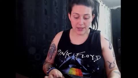 sweet_poison_666 online show from May 5, 11:43 pm
