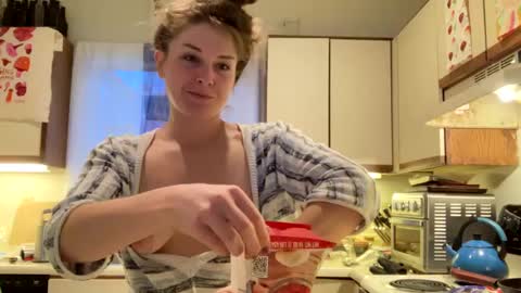 Snapshot of sweet_truffle chatting on February 20, 10:59 pm Heidi Brenner - Please check bio for schedule FAQ online show from February 20, 10:59 pm