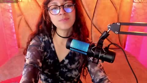 Snapshot of sweet_venus4 chatting on February 22, 10:09 pm sweet_venus4 online show from February 22, 10:09 pm