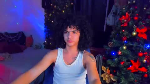 Steven independent model online show from December 16, 12:11 pm