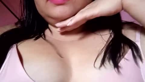 Snapshot of sweetapple808216 chatting on December 12, 6:21 pm sweetapple808216 online show from December 12, 6:21 pm