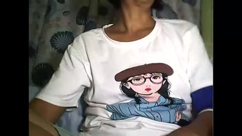 Snapshot of sweetbella24 chatting on September 19, 10:52 am im anne online show from September 19, 10:52 am
