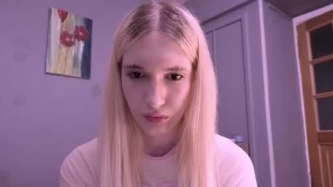 sweetcrystalll online show from July 16, 11:50 pm
