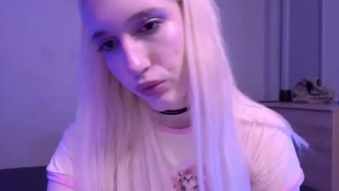 sweetcrystalll online show from June 24, 10:28 pm