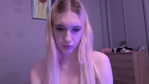 sweetcrystalll online show from July 17, 11:50 pm