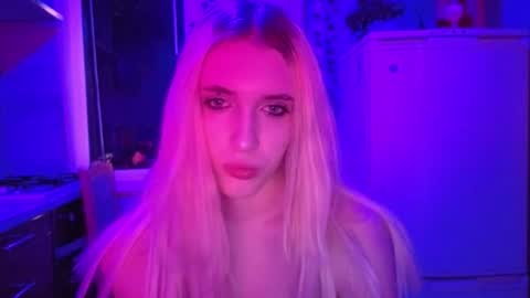 sweetcrystalll online show from July 24, 8:06 pm