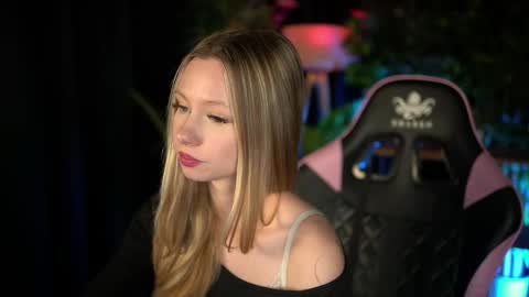 Lina online show from February 25, 3:15 pm