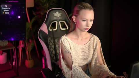 Lina online show from April 10, 5:50 pm