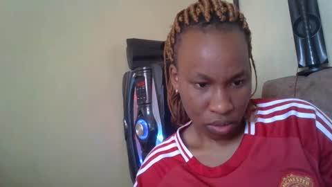 sweetdiva2012 online show from October 1, 6:45 am