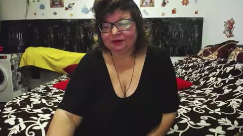 sweetestmilf4you online show from February 27, 8:51 am