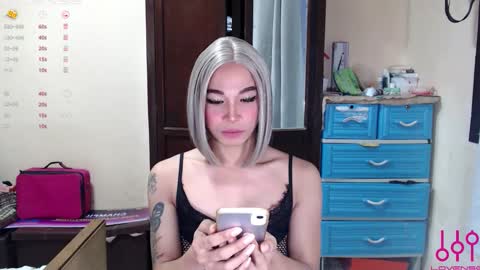 sweetkatniss online show from November 4, 4:03 am