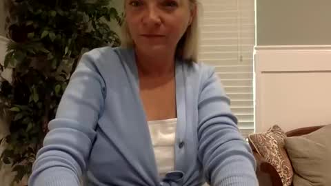 Snapshot of sweetgapeach1 chatting on September 18, 2:21 pm sweetgapeach1 online show from September 18, 2:21 pm