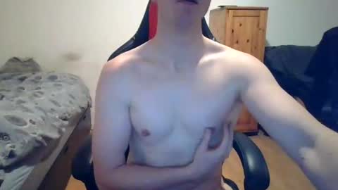 sweetguy8210 online show from November 20, 10:18 pm