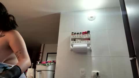 Ana Mara  i cant Make noise My family is here  online show from March 13, 4:38 am