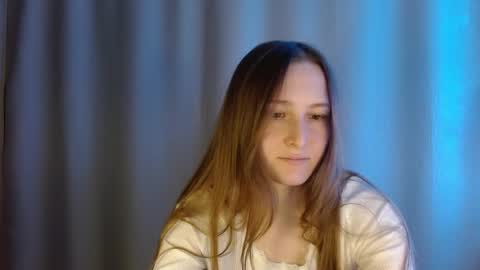 Annie online show from May 7, 8:59 pm