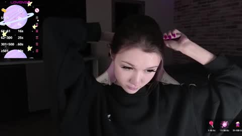 Snapshot of sweetiebones chatting on February 13, 4:17 pm bratty gf online show from February 13, 4:17 pm